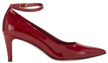 Sideline: Red Patent Leather es test345