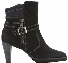 Tacoma: Black Roughout Leather LIMITED STOCK