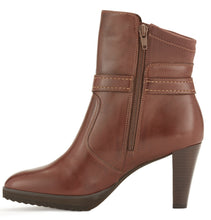 Tacoma: Tobacco Cashmere Leather