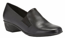 Teri: Black Leather