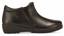 Zeno: Black Leather