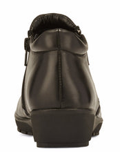 Zeno: Black Leather