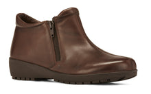 Zeno: Brown Leather