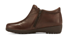 Zeno: Brown Leather