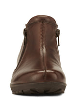 Zeno: Brown Leather