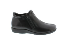 Zip: Black Leather