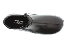 Zip: Black Leather